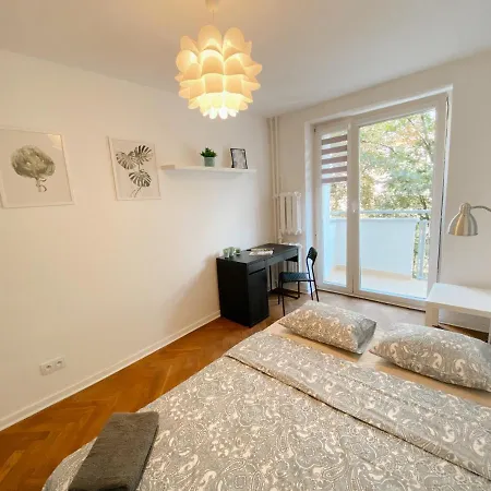 Bed & Breakfast Halo Warschau