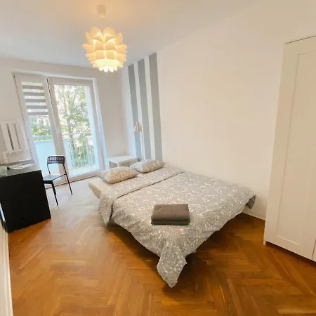 Bed & Breakfast Halo Warschau