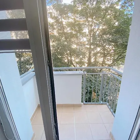 Halo Bed & Breakfast